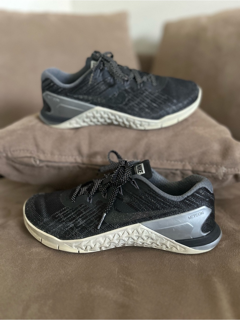 Nike Metcon Black Athletic Shoes*used but still a lot of life* Size 8